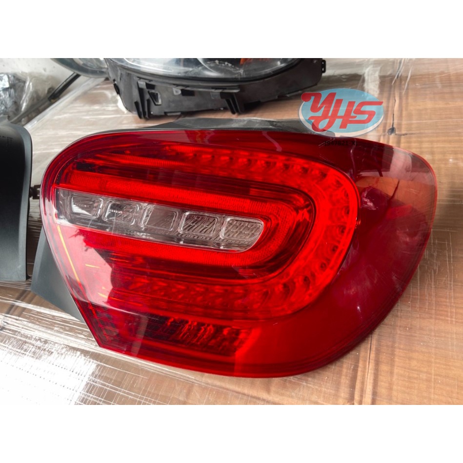 New Mercedes W176 Tail Lamp Rear Light Taillamp Taillight Car Kereta Lampu Belakang (HELLA) (Left (Passenger)) thumbnail