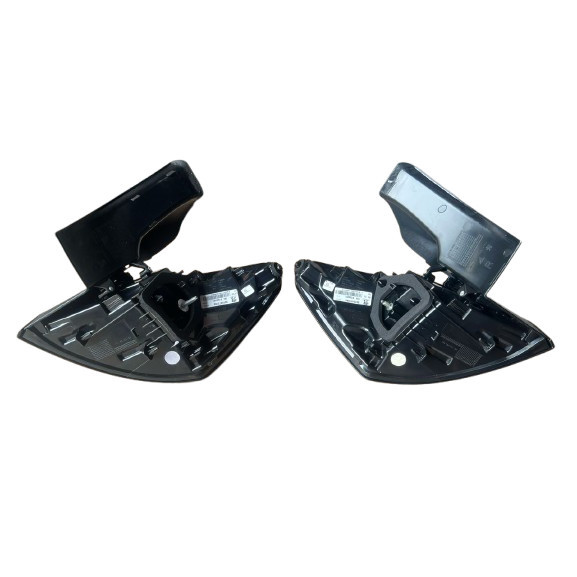 NEW ORI PEUGEOT 3008 T9 2014-2019 REAR OUTER TAIL LIGHT RH LH (RH) thumbnail