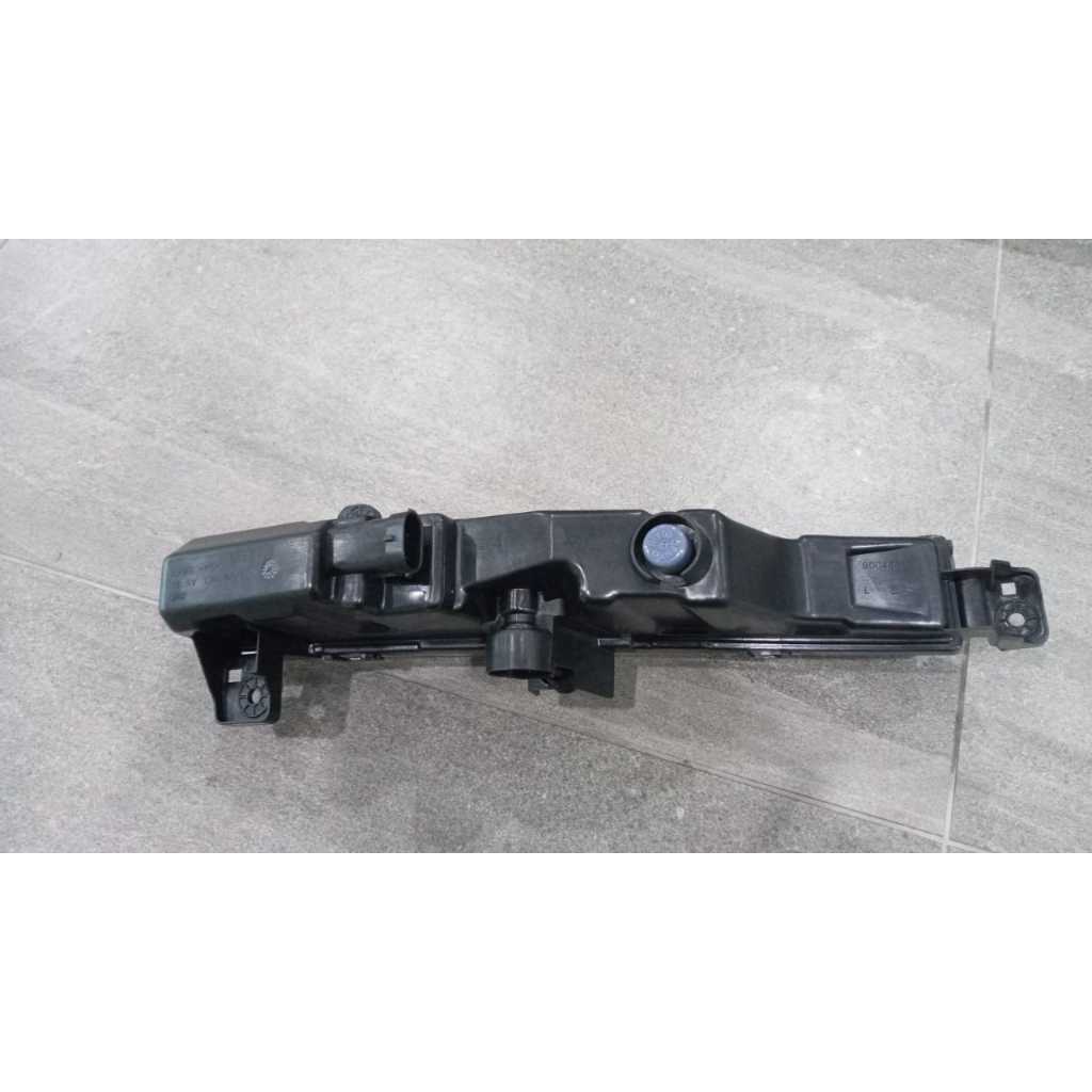 NEW OEM BMW G20 740I 2016-2019 FOG LAMP LH thumbnail