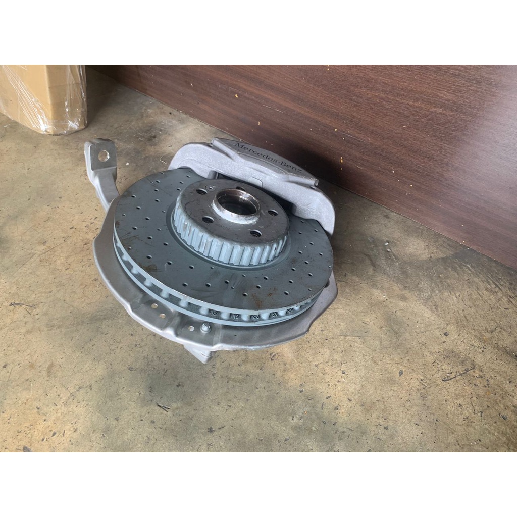 NEW ORI MERCEDES BENZ C CLASS W205/W213 2015-2018 FRONT BRAKE DISC X1 NUCKLE COMPLETE thumbnail