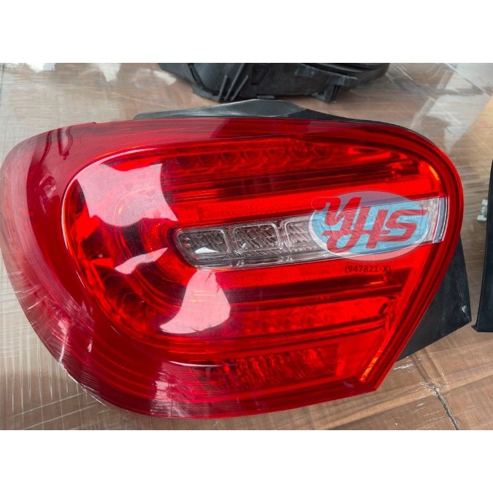 USED Mercedes w176 Tail Lamp Rear Light Taillamp Taillight Car Kereta Lampu Belakang (Right (Driver)) thumbnail