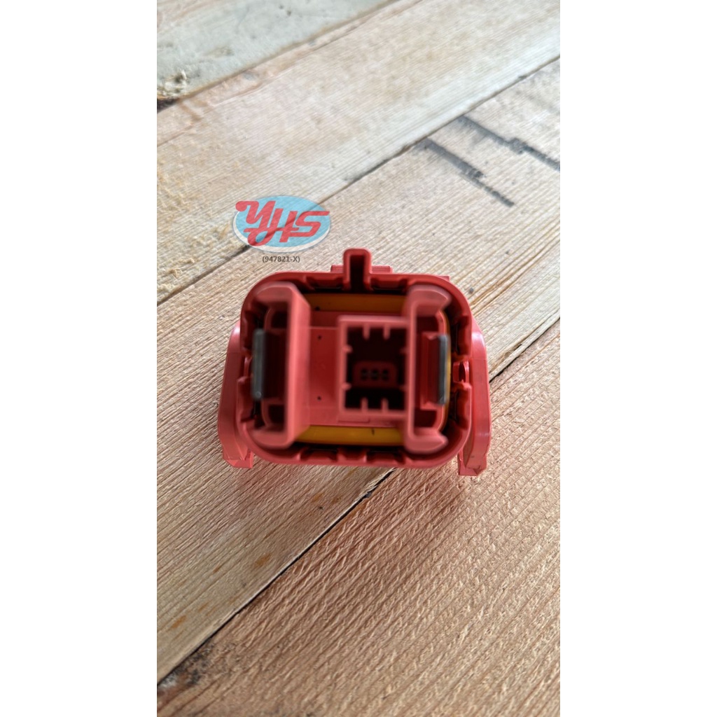 [OFFER] Volvo XC90 T8 Hrybrid Batteries Fuse 2017 - 2022 thumbnail
