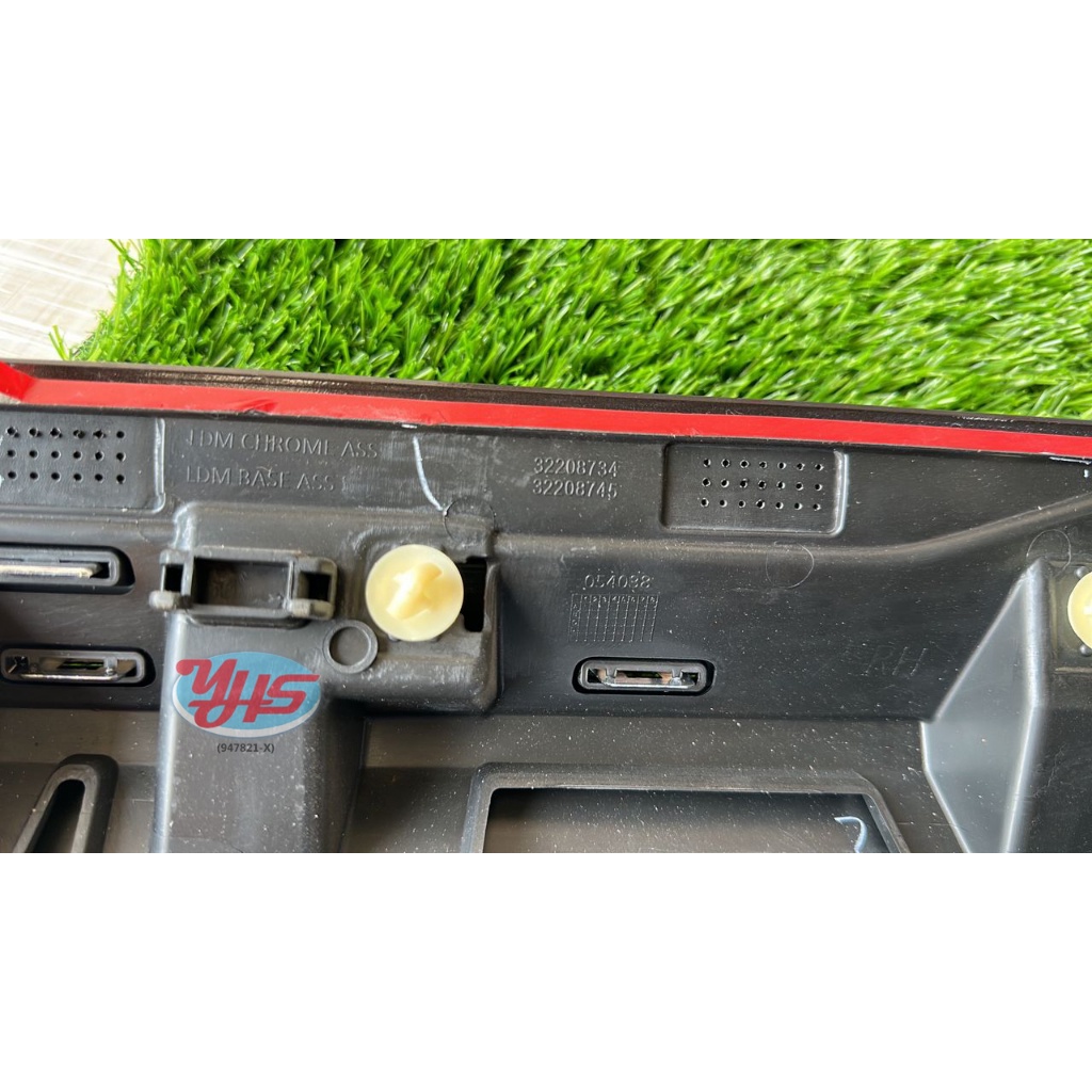 NEW Volvo XC60 rear door side moulding thumbnail