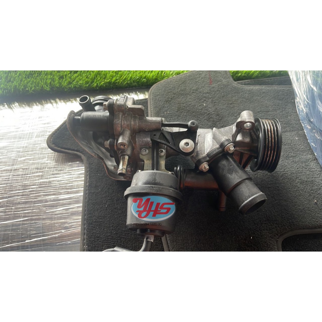USED Mercedes A176 / 117 / 246 / 156 A270 water pump thumbnail