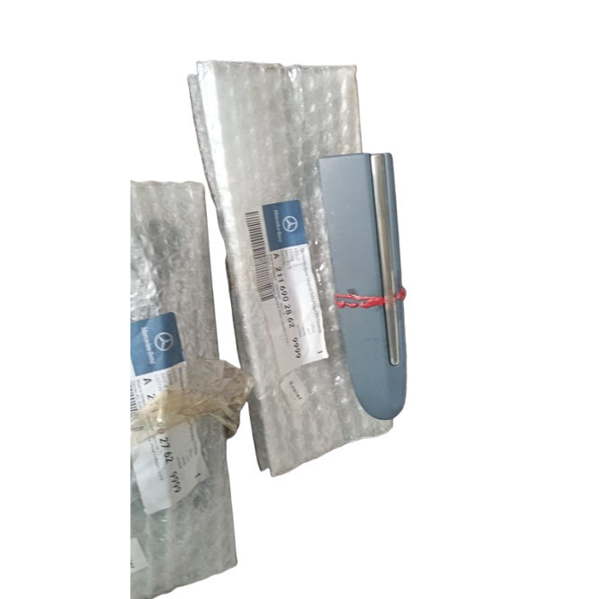 MERCEDES W211 FENDER SIDE MOULDING NEW ORIGINAL (2007-2010) thumbnail