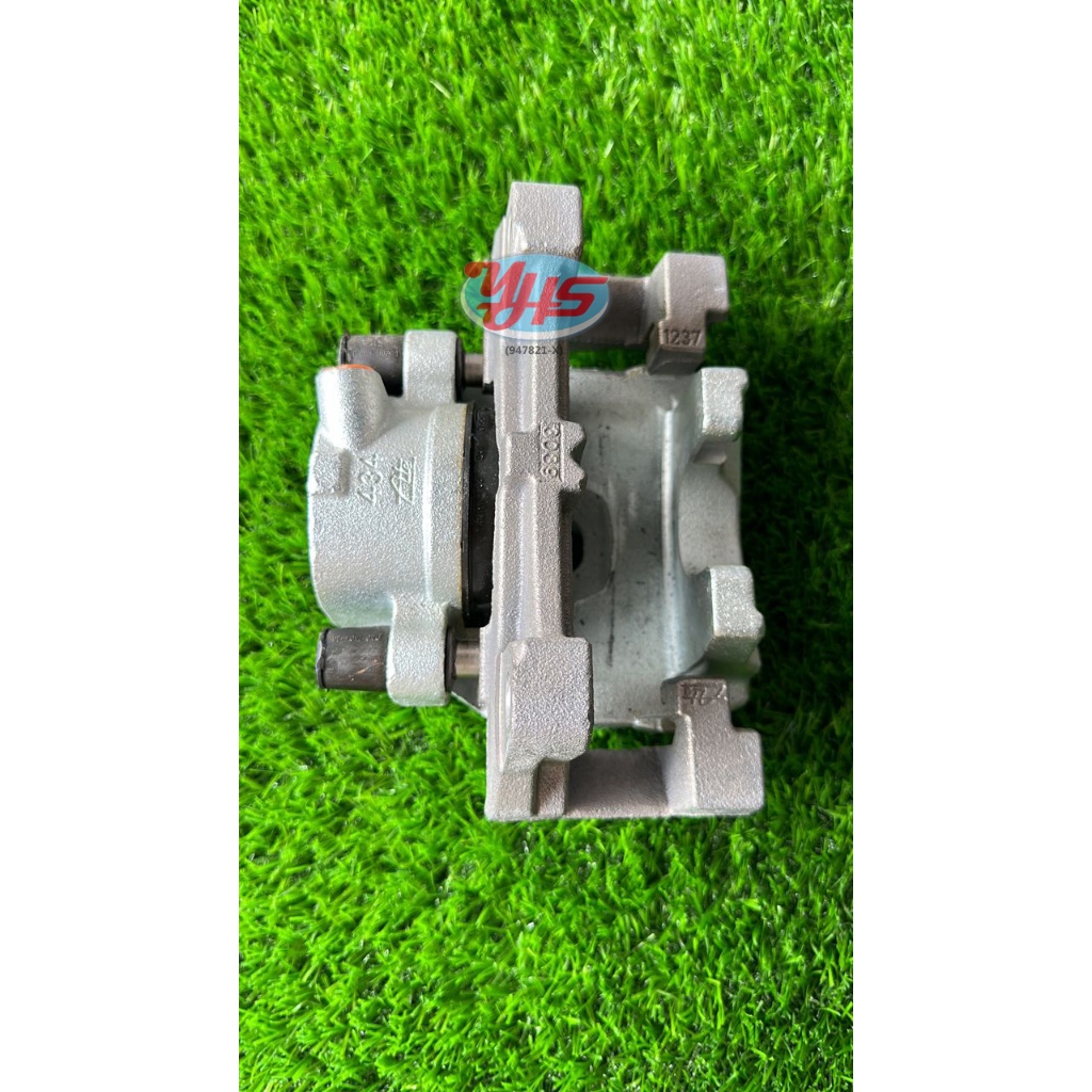 NEW VOLVO V60 front break caliper thumbnail