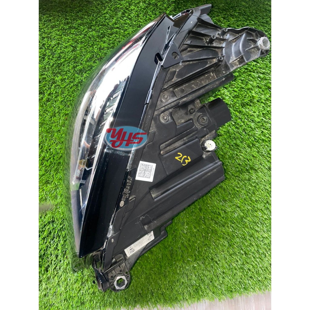 USED Mercedes Benz W213  Headlights LAMPU DEPAN FRONT DEPAN Car Lampu Kereta (Left (Passenger)) thumbnail