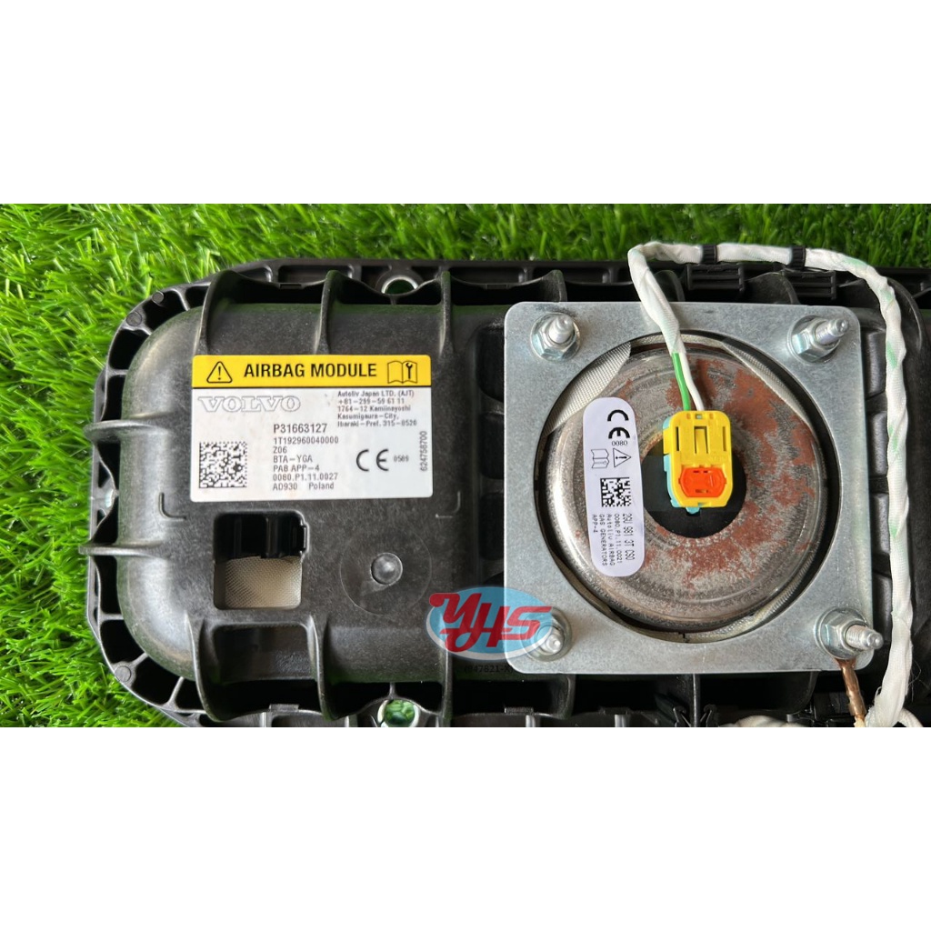 Volvo v40 passaged air bag thumbnail