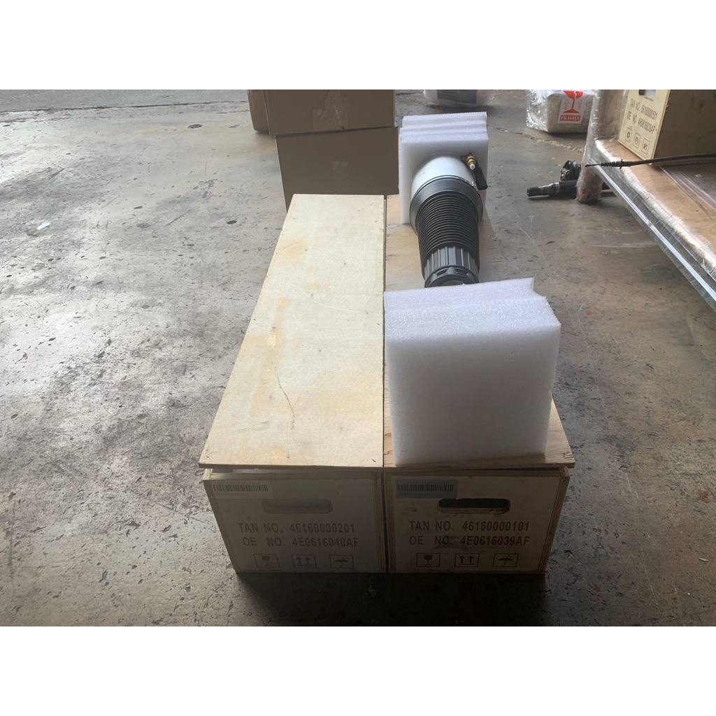 NEW OEM VIKA AUDI A8 BENITLEY PORSCHER 2015-2019 FRONT AIR SUSPENSION SHOCK STRUT SPRING BAG thumbnail