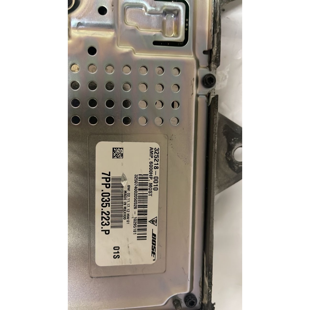 Used Porscher caynne2 Porscher Paramera amplifier 3252180010 thumbnail