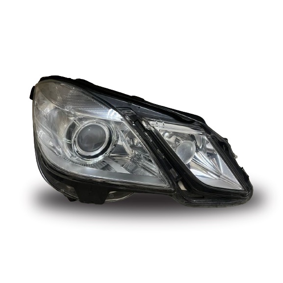 USED ORI MERCEDES W212 OLD MODEL HEADLIGHT RH LH (LH) thumbnail