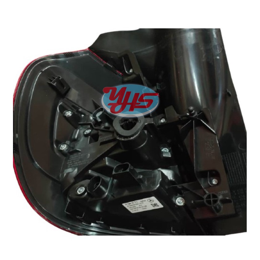 MERCEDES BENZ GLA W156 REAR LAMP RIGHT TAILLIGHT RH TAILLAMP RH LAMPU BELAKANG KANAN thumbnail