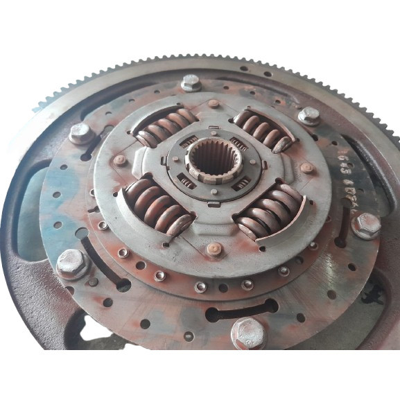 USED ORIGINAL ASTON MARTIN DB9 2005 FLYWHEEL GEAR RING thumbnail