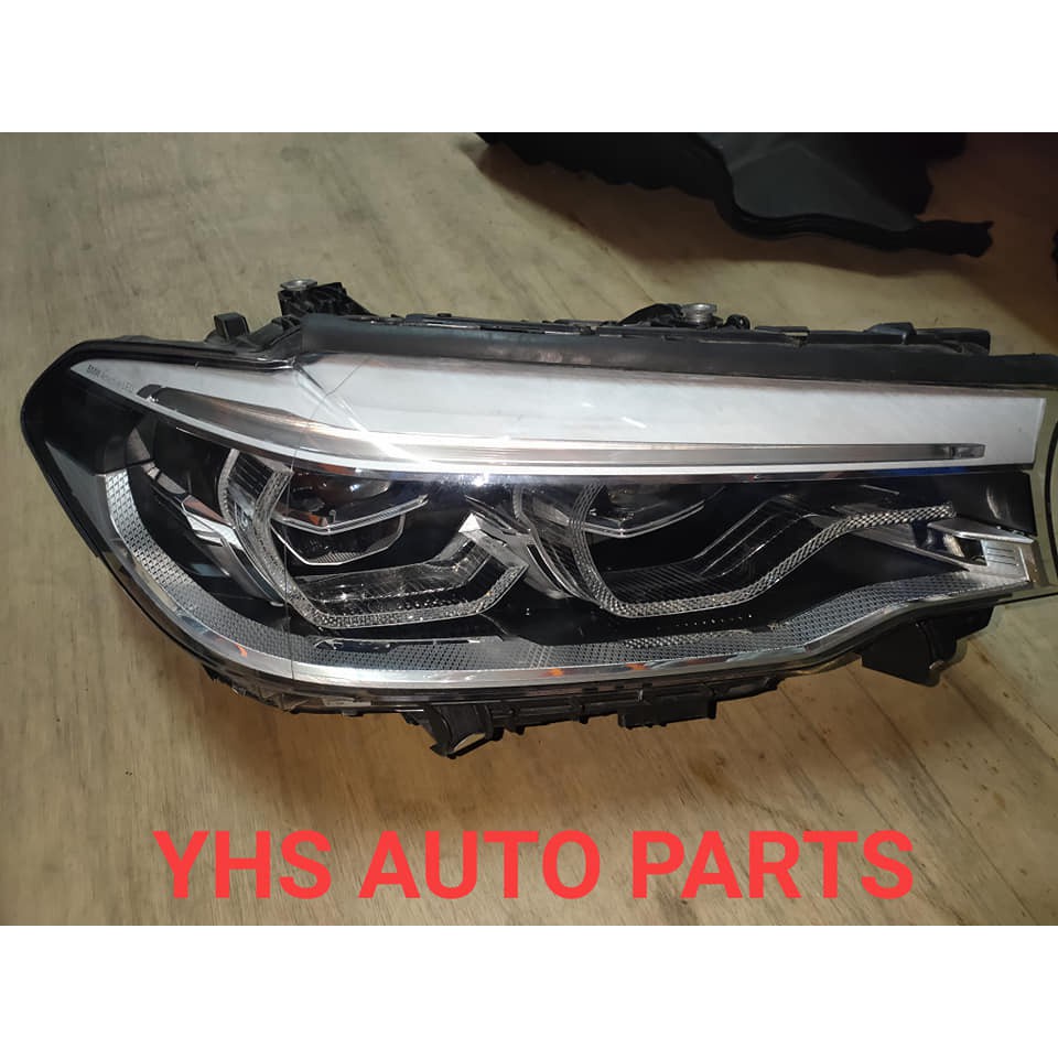 BMW G30 5 SERIES HEADLIGHT RH HEADLAMP RIGHT LAMPU DEPAN KANAN (USED ORIGINAL) thumbnail
