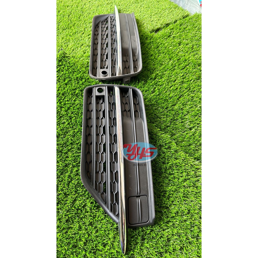 NEW Volvo XC90 FOG LAMP GRILLE RH LH (LH) thumbnail
