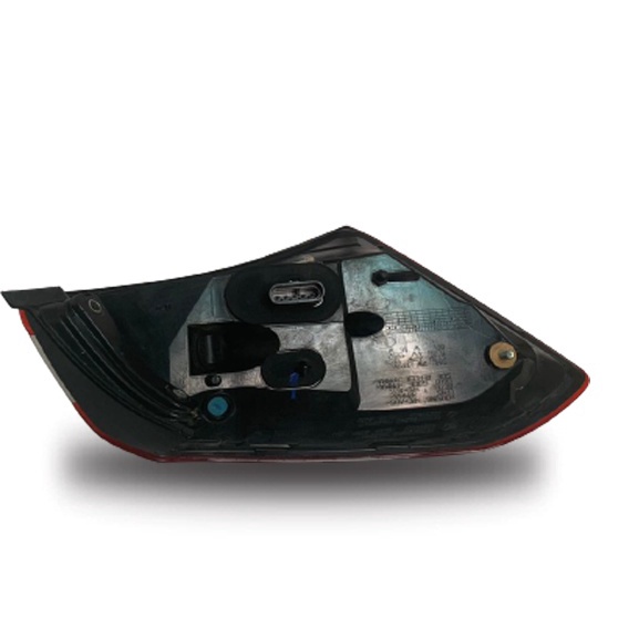 USED ORI MASERATI GHIBLI 23.0v6 2015-2018 RIGHT OUTER LED TAIL LIGHT thumbnail