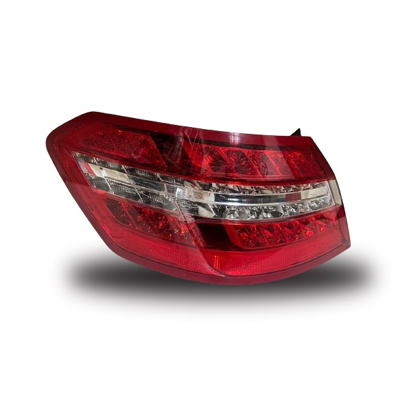 USED ORI MERCEDES W212 OLD MODEL TAIL LAMP RH LH (LH) thumbnail